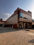 Hotel Aaditya Inn Tathawade