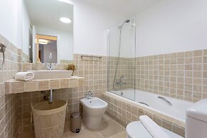 Exclusive 2BD Apartment Heated Pool Flamingos Golf