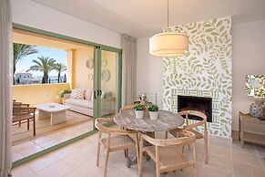 Exclusive 2BD Apartment Heated Pool Flamingos Golf