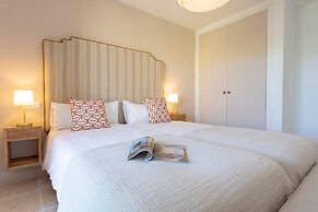 Exclusive 2BD Apartment Heated Pool Flamingos Golf