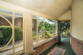 Manor on the Park Backpackers