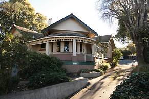 Manor on the Park Backpackers