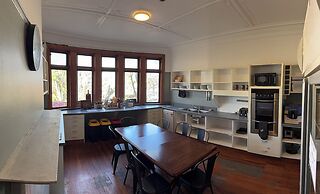 Manor on the Park Backpackers