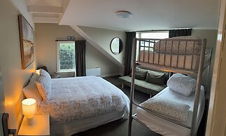 Manor on the Park Backpackers