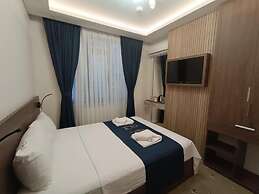 Airport Waves Hotel