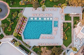 Merit Royal Gardens Hotel & Casino
