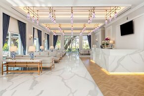 Merit Royal Gardens Hotel & Casino