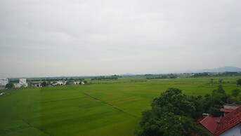 Jademay Airport Hotel