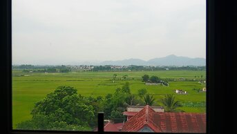 Jademay Airport Hotel