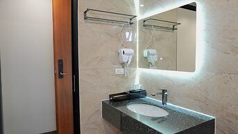 Jademay Airport Hotel