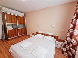 Lazur Apartments
