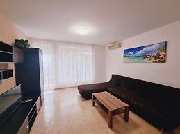 Breeze Apartments