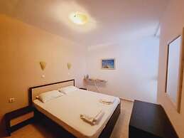 Breeze Apartments