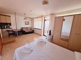 Etara 4 Apartments