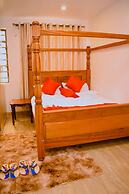 Lux Suites Lions Den Holiday Homes