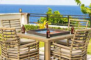 Panoramic Cliffside Luxe Villa