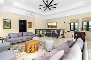 Panoramic Cliffside Luxe Villa