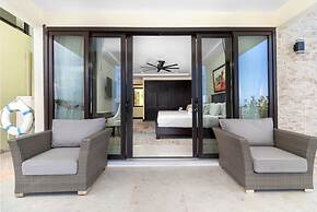 Panoramic Cliffside Luxe Villa