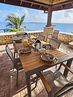 Luxury Oceanfront Villa in Tower Isle