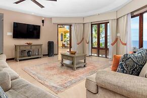 Luxury Oceanfront Villa in Tower Isle