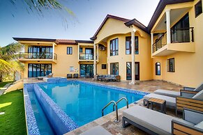 Luxury Oceanfront Villa in Tower Isle