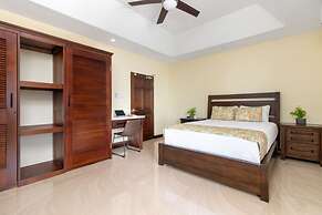 Luxury Oceanfront Villa in Tower Isle