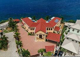 Luxury Oceanfront Villa in Tower Isle