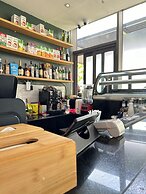 Easy Stay at the Lennox
