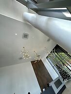 Easy Stay at the Lennox
