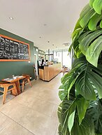 Easy Stay at the Lennox