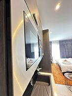 Easy Stay at the Lennox