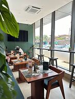 Easy Stay at the Lennox
