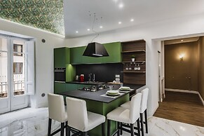 Upscale Urban Apartment by Wonderful Italy