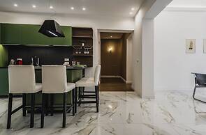 Upscale Urban Apartment by Wonderful Italy
