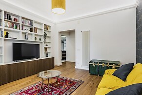 Upscale Urban Apartment by Wonderful Italy