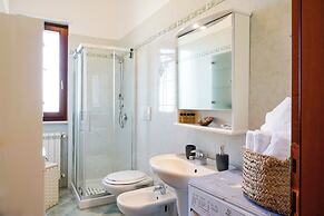 Appartamento a Torre Canne con balcone