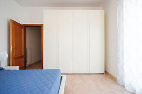 Appartamento a Torre Canne con balcone