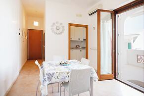 Appartamento a Torre Canne con balcone