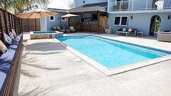 Villa Marina Suites