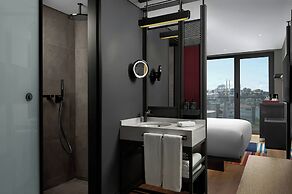Aloft Istanbul Karakoy