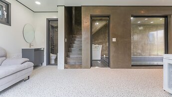 Taean Aloha Oe Pet Pool Villa