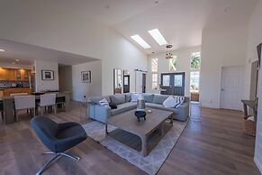 Hilltop Oasis