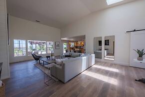 Hilltop Oasis