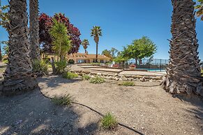 Hilltop Oasis