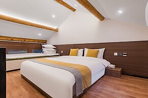 Peking quadrangle Hotel