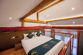 Peking quadrangle Hotel