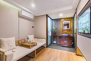 Peking quadrangle Hotel