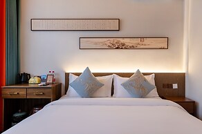 Peking quadrangle Hotel