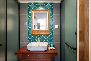 Peking quadrangle Hotel