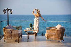 Shayna Beach Club